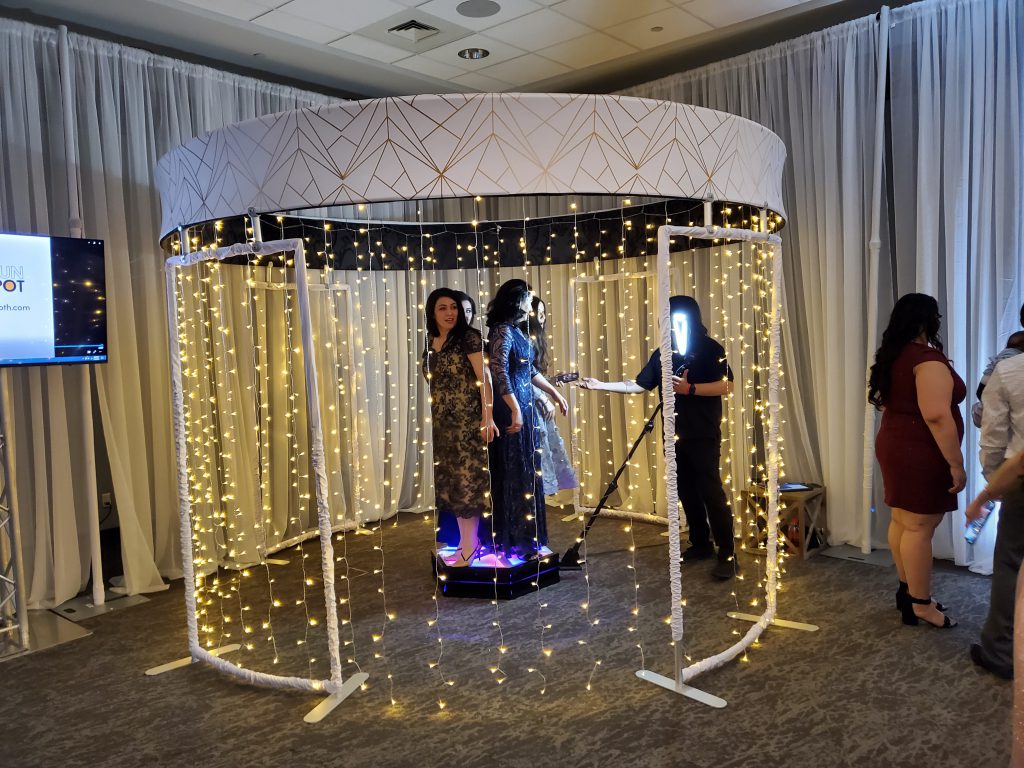 OMAHA360booth with fairy light enclosure